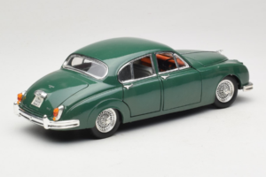 Jaguar Mark II グリーン Tchibo 1:18 49420 メタル - 画像 3/8