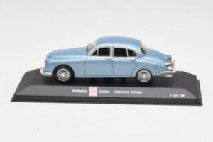 Jaguar Mk II Blue Metallic Minichamps 1:43 433130604 メタル