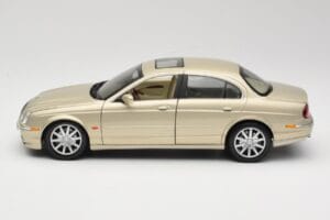 Jaguar S-Type X200 ブロンズ Maisto 1:18 50332 メタル - 画像 4/8