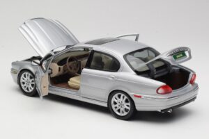 Jaguar X-Type シルバー Maisto 1:18 7271328 メタル - 画像 5/8