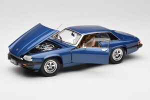 Jaguar XJ-S ブルー Road Signature 1:18 92658 メタル - 画像 2/8