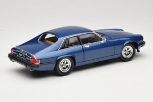 Jaguar XJ-S ブルー Road Signature 1:18 92658 メタル - 画像 3/8