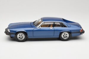 Jaguar XJ-S ブルー Road Signature 1:18 92658 メタル - 画像 4/8