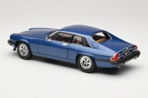 Jaguar XJ-S ブルー Road Signature 1:18 92658 メタル - 画像 7/8
