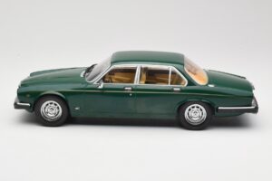 Jaguar XJ Series III ダークグリーン MCG 1:18 MCG18175 メタル - 画像 3/6