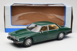 Jaguar XJ Series III ダークグリーン MCG 1:18 MCG18175 メタル - 画像 6/6