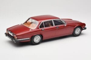Jaguar XJ Series III Metallic Dark Red MCG 1:18 MCG18176 メタル - 画像 2/6