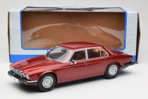 Jaguar XJ Series III Metallic Dark Red MCG 1:18 MCG18176 メタル - 画像 6/6