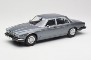 Jaguar XJ Series III Metallic Grey MCG 1:18 MCG18177 メタル