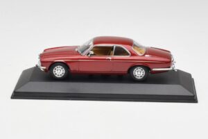 Jaguar XJ12 Coupe リージェンシーレッド Minichamps 1:43 400130461 メタル