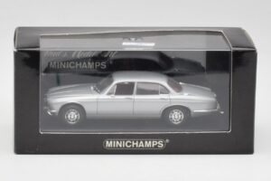 Jaguar XJ12 Series II シルバー Minichamps 1:43 400130401 メタル - 画像 4/4