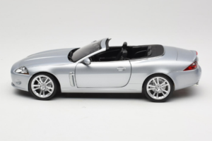 Jaguar XK X150 カブリオレ シルバー Minichamps 1:18 153130533 メタル - 画像 4/8