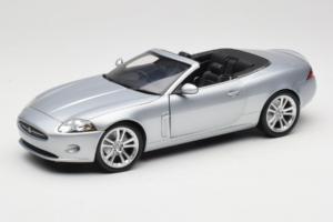Jaguar XK X150 カブリオレ シルバー Minichamps 1:18 153130533 メタル