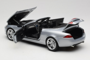 Jaguar XK X150 カブリオレ シルバー Minichamps 1:18 153130533 メタル - 画像 5/8