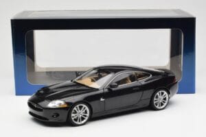 Jaguar XK-R X150 ミッドナイトブラック AUTOart 1:18 73632 メタル - 画像 8/8