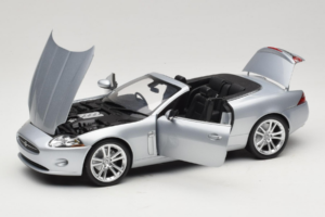 Jaguar XK X150 カブリオレ シルバー Minichamps 1:18 150130531 メタル - 画像 2/8