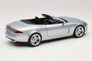 Jaguar XK X150 カブリオレ シルバー Minichamps 1:18 150130531 メタル - 画像 3/8