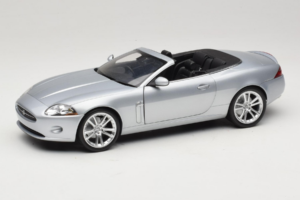 Jaguar XK X150 カブリオレ シルバー Minichamps 1:18 150130531 メタル