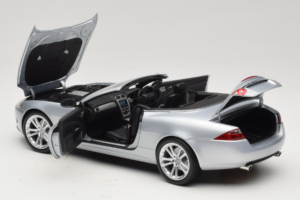 Jaguar XK X150 カブリオレ シルバー Minichamps 1:18 150130531 メタル - 画像 5/8