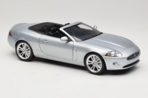 Jaguar XK X150 カブリオレ シルバー Minichamps 1:18 150130531 メタル - 画像 6/8