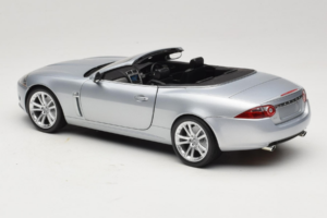 Jaguar XK X150 カブリオレ シルバー Minichamps 1:18 150130531 メタル - 画像 7/8