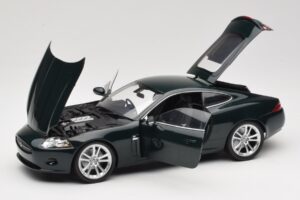 Jaguar XK X150 Coupe グリーン Minichamps 1:18 150130501 メタル - 画像 2/8
