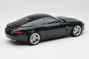 Jaguar XK X150 Coupe グリーン Minichamps 1:18 150130501 メタル - 画像 3/8