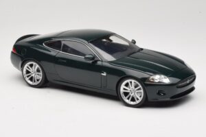 Jaguar XK X150 Coupe グリーン Minichamps 1:18 150130501 メタル - 画像 6/8