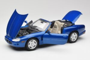 Jaguar XK8 X100 カブリオレ アジュールブルー Maisto 1:18 50286 メタル - 画像 2/8