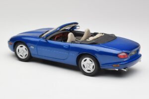 Jaguar XK8 X100 カブリオレ アジュールブルー Maisto 1:18 50286 メタル - 画像 7/8