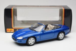 Jaguar XK8 X100 カブリオレ アジュールブルー Maisto 1:18 50286 メタル - 画像 8/8