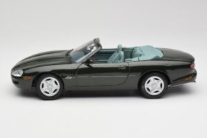 Jaguar XK8 X100 カブリオレ ブリティッシュレーシンググリーン Maisto 1:18 50285 メタル - 画像 4/8
