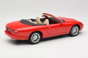 Jaguar XKR X100 レッド Maisto 1:18 50330 メタル - 画像 3/8