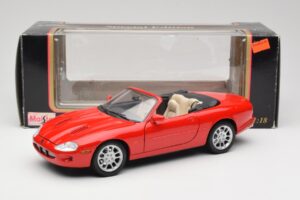 Jaguar XKR X100 レッド Maisto 1:18 50330 メタル - 画像 8/8