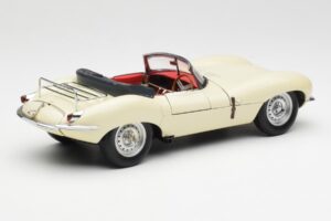 Jaguar XKSS クリーム AUTOart 1:18 73512 メタル - 画像 3/8