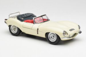 Jaguar XKSS クリーム AUTOart 1:18 73512 メタル - 画像 6/8