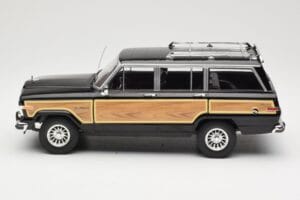 Jeep Grand Wagoneer ブラック KK-Scale 1:18 KKDC181113 メタル - 画像 3/6