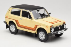 Lada Niva 2121 California ベージュ MCG 1:18 MCG18004 メタル - 画像 4/6