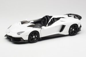 Lamborghini Aventador J ホワイト AUTOart 1:18 74674 メタル
