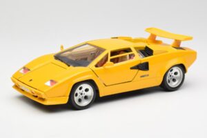 Lamborghini Countach イエロー Bburago 1:18 3037 メタル