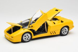 Lamborghini Diablo Roadster イエロー AUTOart 1:18 70092 メタル - 画像 2/8