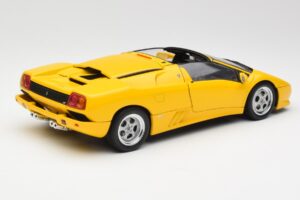 Lamborghini Diablo Roadster イエロー AUTOart 1:18 70092 メタル - 画像 3/8