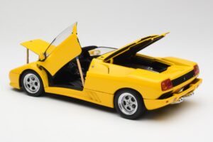 Lamborghini Diablo Roadster イエロー AUTOart 1:18 70092 メタル - 画像 5/8
