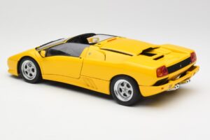 Lamborghini Diablo Roadster イエロー AUTOart 1:18 70092 メタル - 画像 7/8