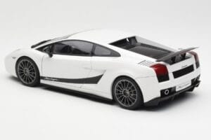 Lamborghini Gallardo Superleggera Monocerus メタリック ホワイト AUTOart 1:18 74585 メタル - 画像 7/8