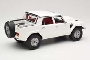 Lamborghini LM002 ホワイト Kyosho 1:18 GTS18508W レジン - 画像 2/6