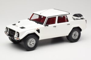 Lamborghini LM002 ホワイト Kyosho 1:18 GTS18508W レジン