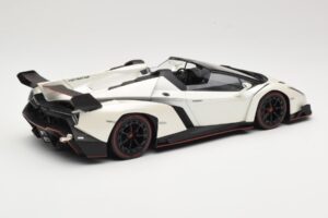 Lamborghini Veneno Roadster ホワイト ウィズ レッドライン Kyosho 1:18 C09502W メタル - 画像 2/6