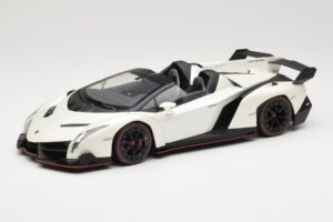 Lamborghini Veneno Roadster ホワイト ウィズ レッドライン Kyosho 1:18 C09502W メタル