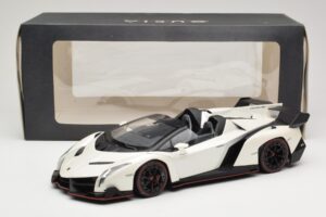 Lamborghini Veneno Roadster ホワイト ウィズ レッドライン Kyosho 1:18 C09502W メタル - 画像 6/6